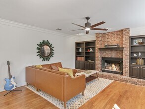 5803 Cedar Cliff Dr in Austin, TX - Building Photo - Building Photo