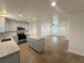 108 W Adams St in Itasca, TX - Building Photo - Building Photo