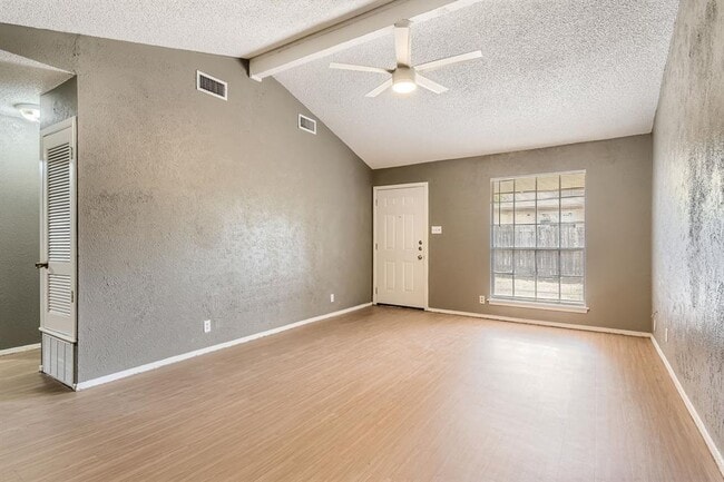 2516 Glen Springs Way in Austin, TX - Building Photo - Building Photo