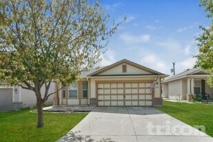 9822 Vandenberg Way in San Antonio, TX - Building Photo