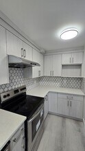 6985 Canada Wy in Burnaby, BC - Building Photo - Building Photo
