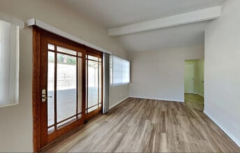 22410 Guadilamar Dr in Santa Clarita, CA - Building Photo - Building Photo