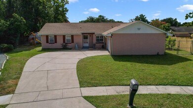 113 Sandalwood Way in Longwood, FL - Foto de edificio - Building Photo