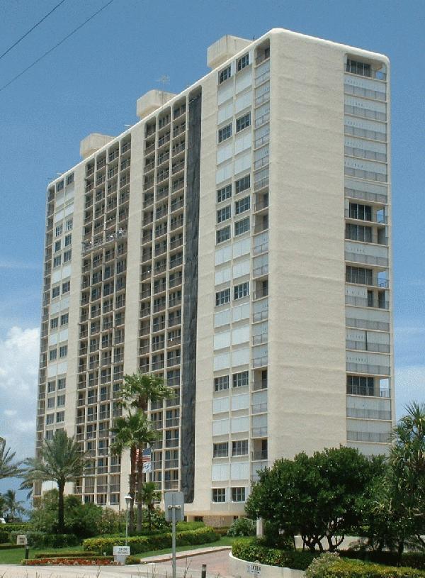 Ocean Towers in Boca Raton, FL - Foto de edificio - Building Photo