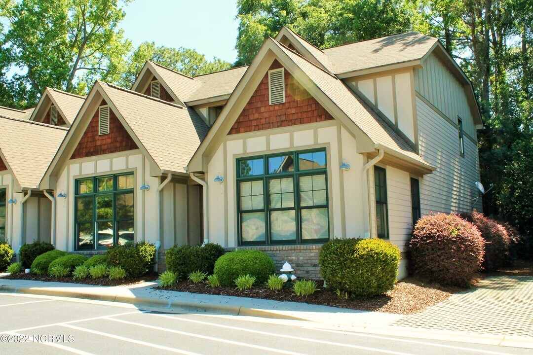 33 Elk Ridge Ln in Southern Pines, NC - Building Photo