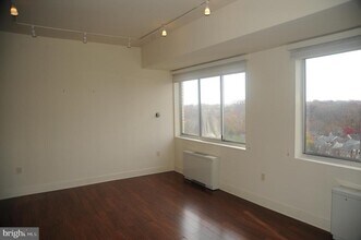 10401 Grosvenor Pl in Rockville, MD - Foto de edificio - Building Photo