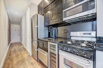 410 E 13th St in New York, NY - Foto de edificio - Building Photo