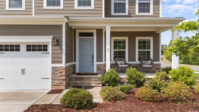 3700 Horton Hill Dr in New Hill, NC - Foto de edificio - Building Photo