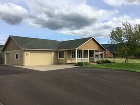 91351 Donna Rd in Springfield, OR - Building Photo