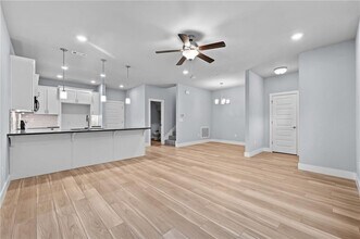 2220 W Million Ln in Fayetteville, AR - Foto de edificio - Building Photo