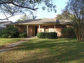 14611 Leacrest Dr in Houston, TX - Building Photo