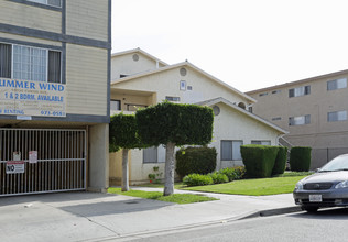 Yukon Gardens in Hawthorne, CA - Building Photo - Building Photo