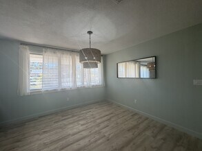 208 Myrtle Ave in Nokomis, FL - Building Photo - Building Photo