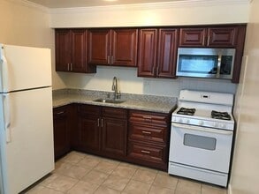5707 Adleigh Ave, Unit 10 in Baltimore, MD - Building Photo - Building Photo