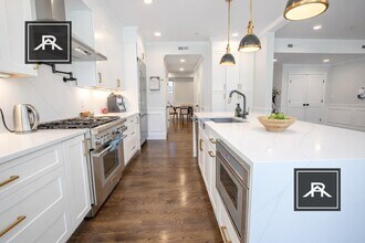 128 Longwood Ave, Unit 2 in Brookline, MA - Building Photo - Building Photo