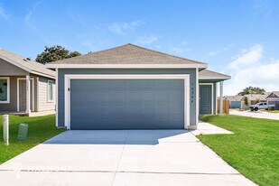 10204 Bridgton Mill in San Antonio, TX - Building Photo