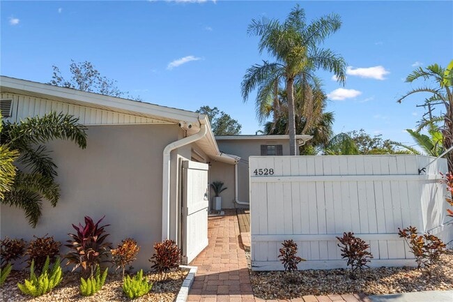 property at 4528 S Gaines Rd