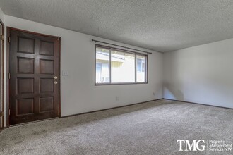 8851 SE 10th Ave in Portland, OR - Building Photo - Building Photo
