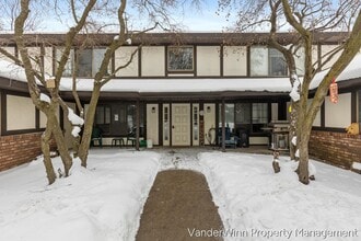 6556 Bella Vista Dr NE in Rockford, MI - Building Photo - Building Photo