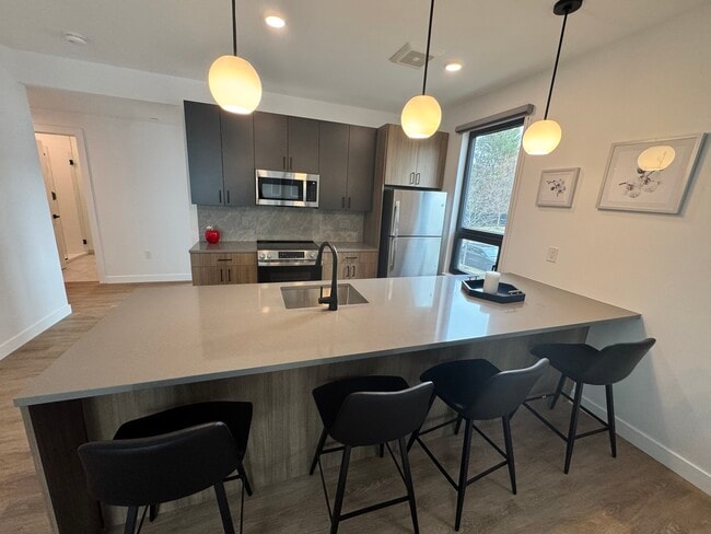 130 Gardner St, Unit 203 in Boston, MA - Foto de edificio - Building Photo