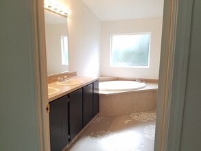 7614 81st Ave NW in Gig Harbor, WA - Building Photo - Building Photo