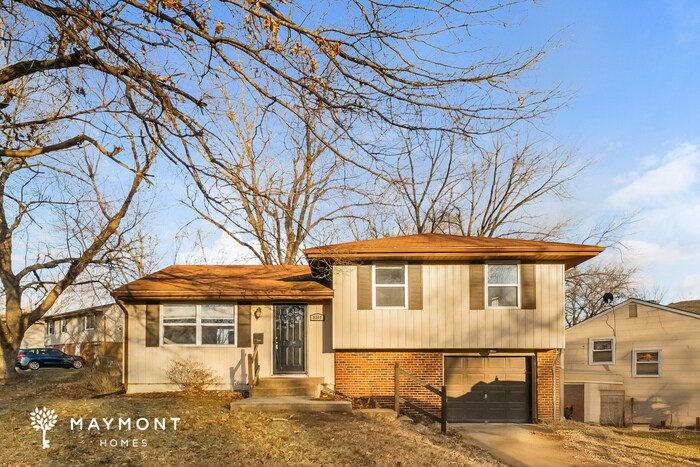 8200 NE 51st St in Kansas City, MO - Foto de edificio