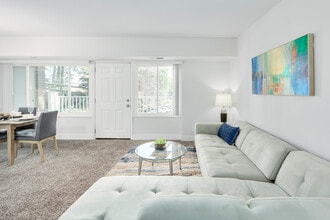 Glenmont Forest in Silver Spring, MD - Building Photo - Interior Photo