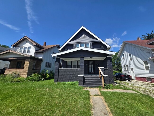 property at 1805 Parkdale Ave