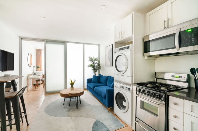 244 E 75th St, Unit SI FL3-ID1021833P in New York, NY - Foto de edificio - Building Photo