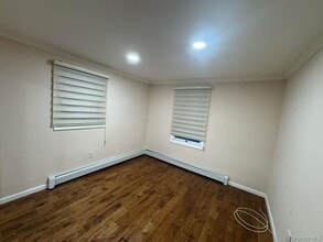 223 Waverly Ave in Medford, NY - Building Photo - Building Photo