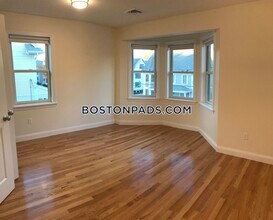 96 Waumbeck St, Unit 1 in Boston, MA - Building Photo - Building Photo