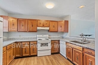 3221 Ryan St in Lake Charles, LA - Building Photo - Building Photo