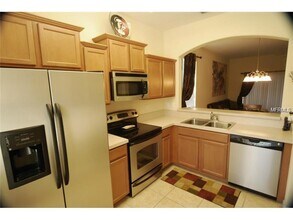 3260 Retreat View Cir in Sanford, FL - Foto de edificio - Building Photo