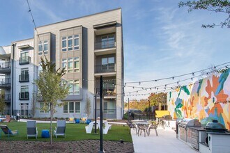 University Hill Apartments in Durham, NC - Foto de edificio - Building Photo