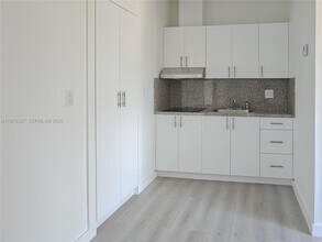 2669 SW 9th St in Miami, FL - Building Photo - Building Photo