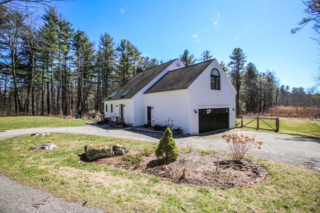23 Cross Rd in West Stockbridge, MA - Building Photo - Building Photo