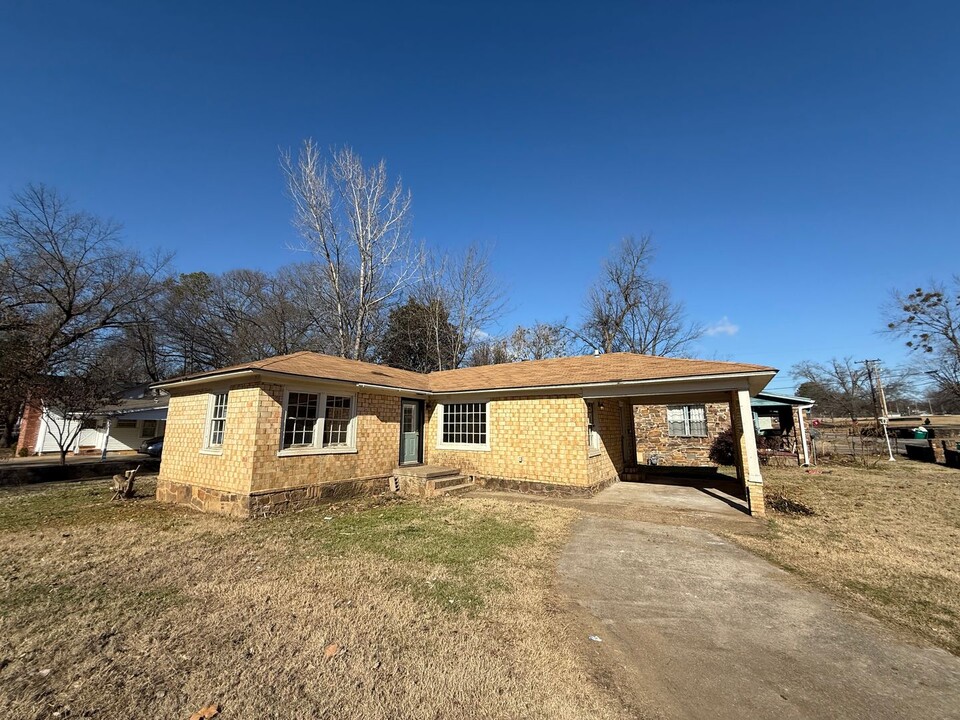 1723 Elm St in Van Buren, AR - Building Photo