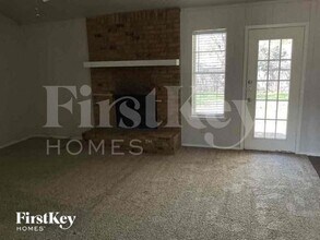 6481 Whitehurst Dr in Watauga, TX - Building Photo - Building Photo