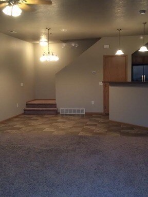 1449 34th Ave SE in Minot, ND - Building Photo - Building Photo