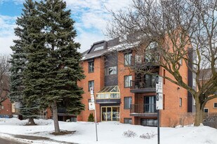 7850 Maurice-Duplessis Boul in Montréal, QC - Building Photo