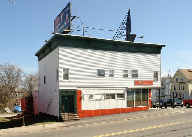 234 S Main St in Manchester, NH - Foto de edificio - Building Photo