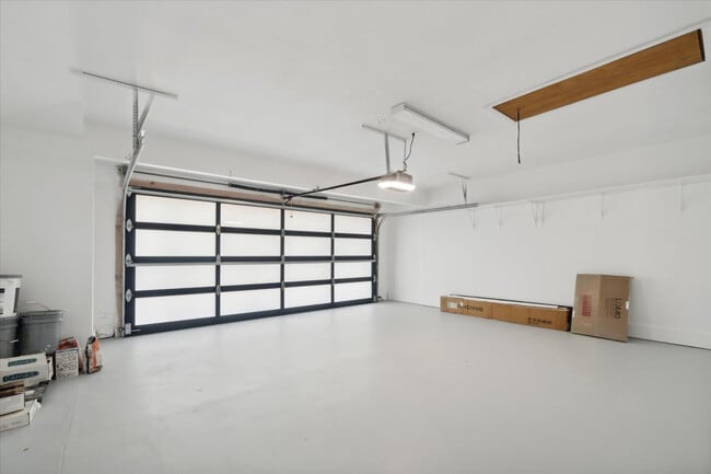 8525 E Clarendon Ave in Scottsdale, AZ - Building Photo - Building Photo