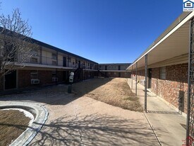 1314 NW Irwin Ave, Unit 301 in Lawton, OK - Building Photo