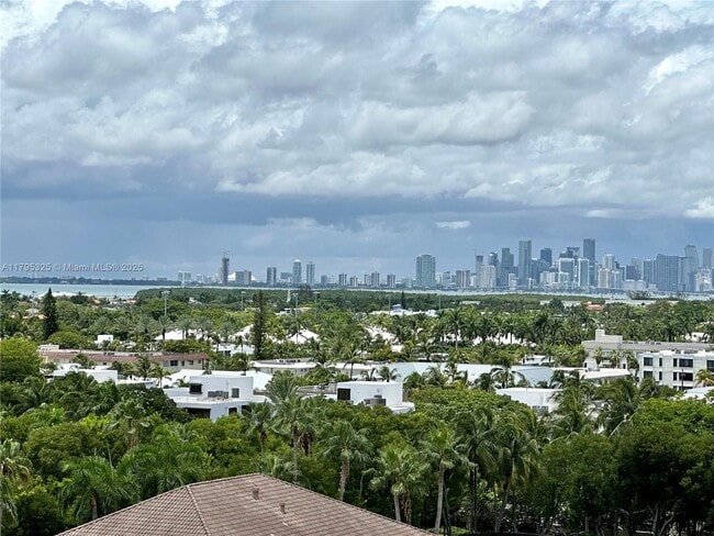 785 Crandon Blvd in Key Biscayne, FL - Building Photo - Building Photo