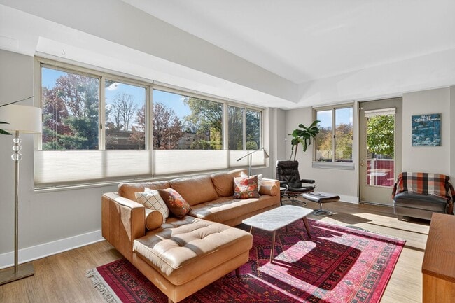 4000 Tunlaw Rd NW, Unit 116 in Washington, DC - Building Photo - Building Photo