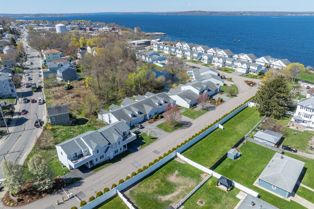 Mount Hope Condominiums in Fall River, MA - Foto de edificio