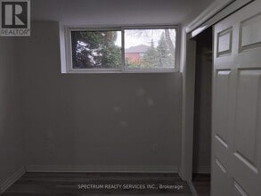 150 Ontario St S in Milton, ON - Building Photo - Building Photo
