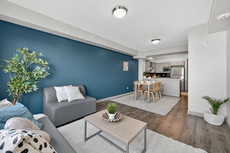 Fergus House - Student Living in Waterloo, ON - Building Photo - Building Photo