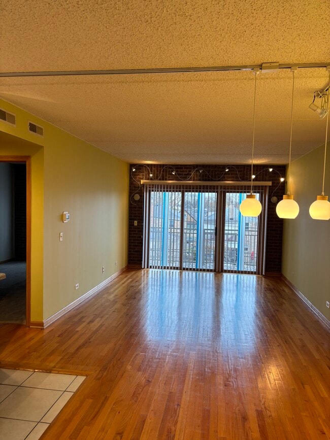 2919 N Harlem Ave in Chicago, IL - Foto de edificio - Building Photo