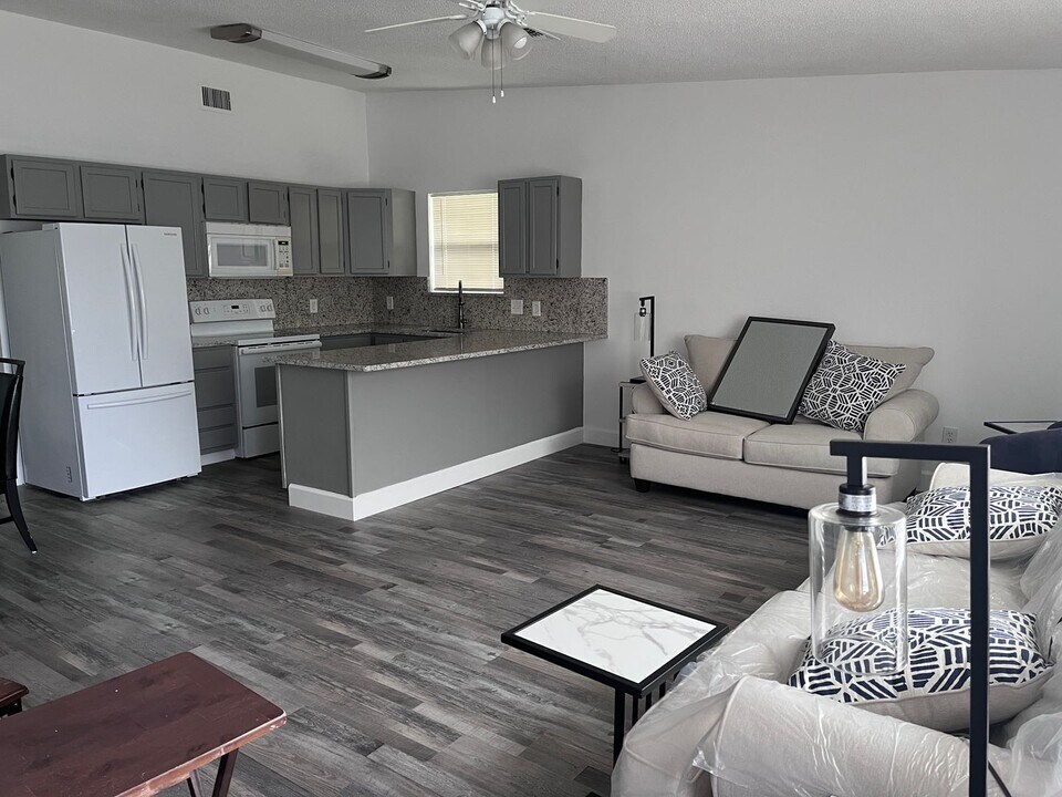 3916 Wand St in Panama City Beach, FL - Building Photo